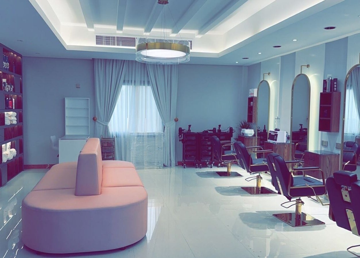 Rival Flower Saloon - زراعة الشعر في عجمان