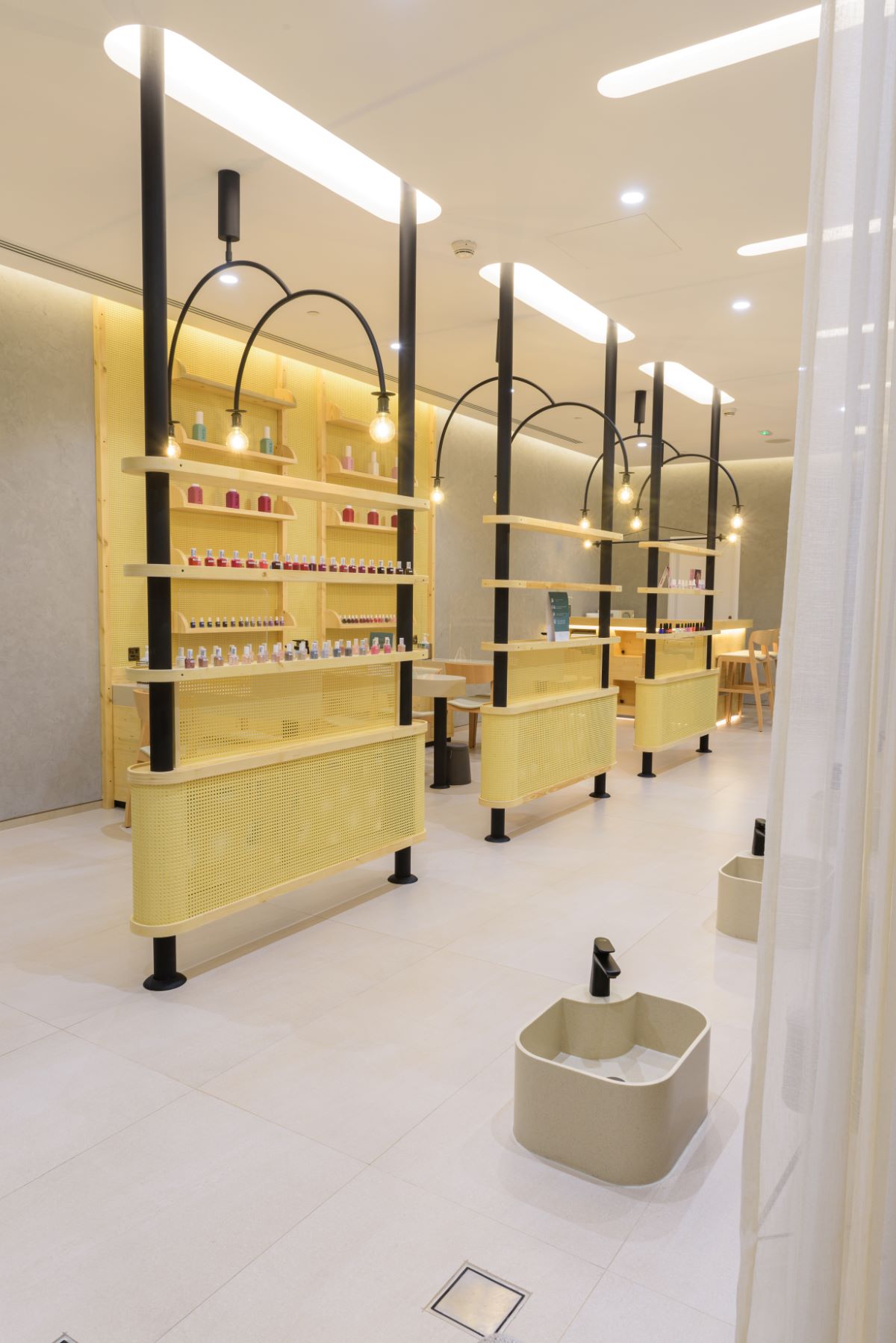 صالون لاروز المفرق - حي الهاشمي - صالونات نسائية في المفرق