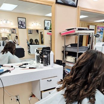 صالون ليدي ومادموزيل للتجميل - صالونات نسائية في محافظة العاصمة