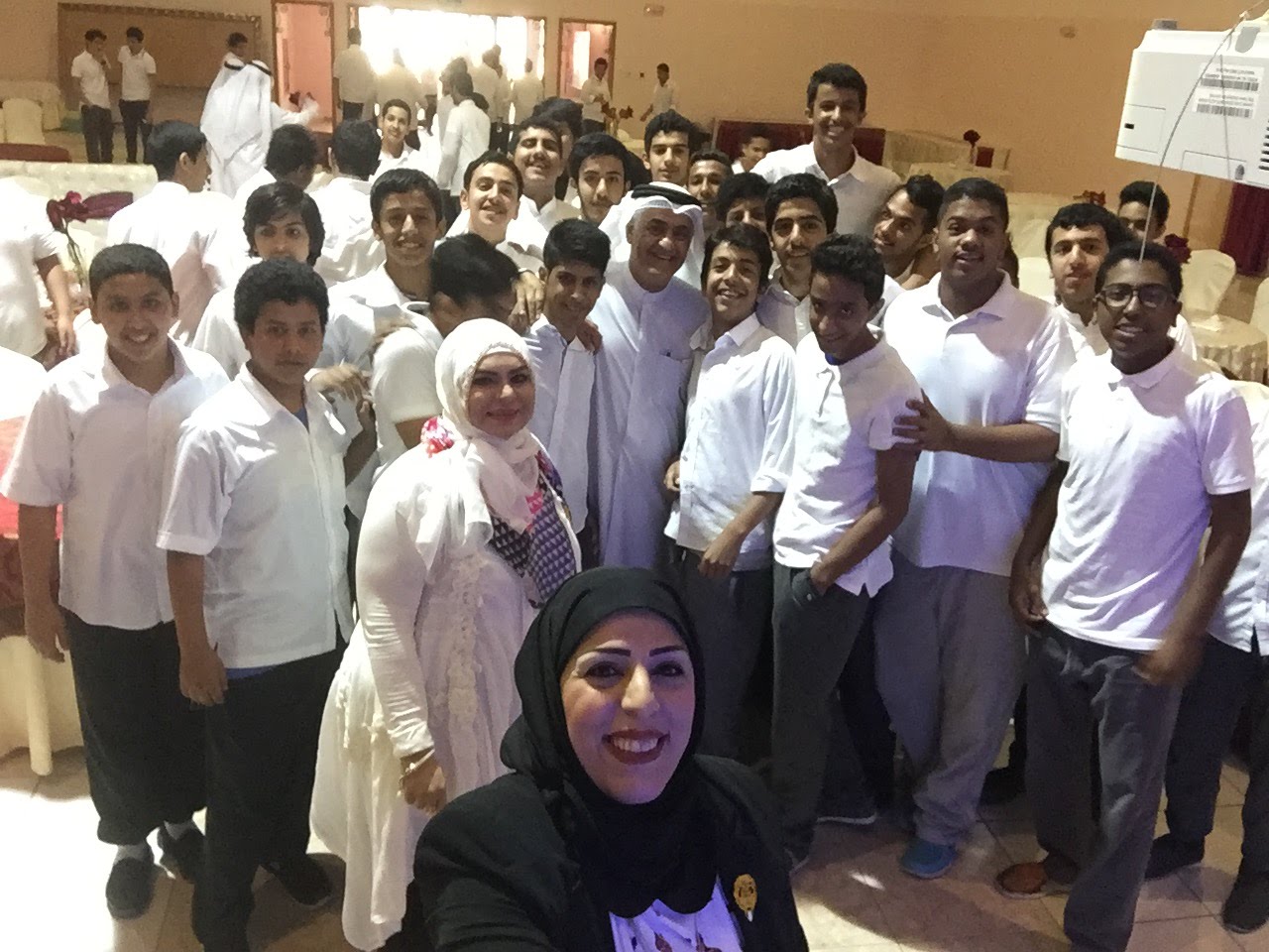 ثانوية عبدالله الاحمد الصباح بنين - مدارس في مبارك الكبير