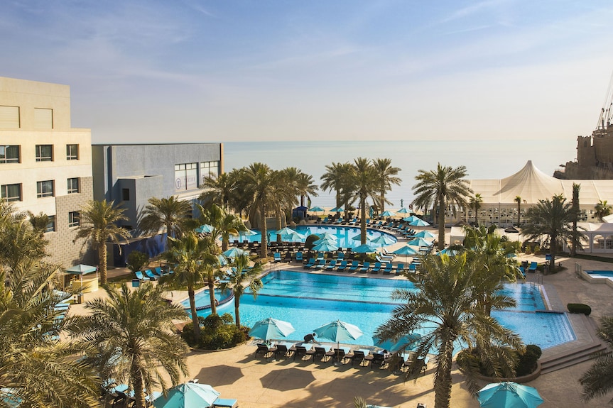 The Palms Beach Hotel and Spa - فنادق في حولي