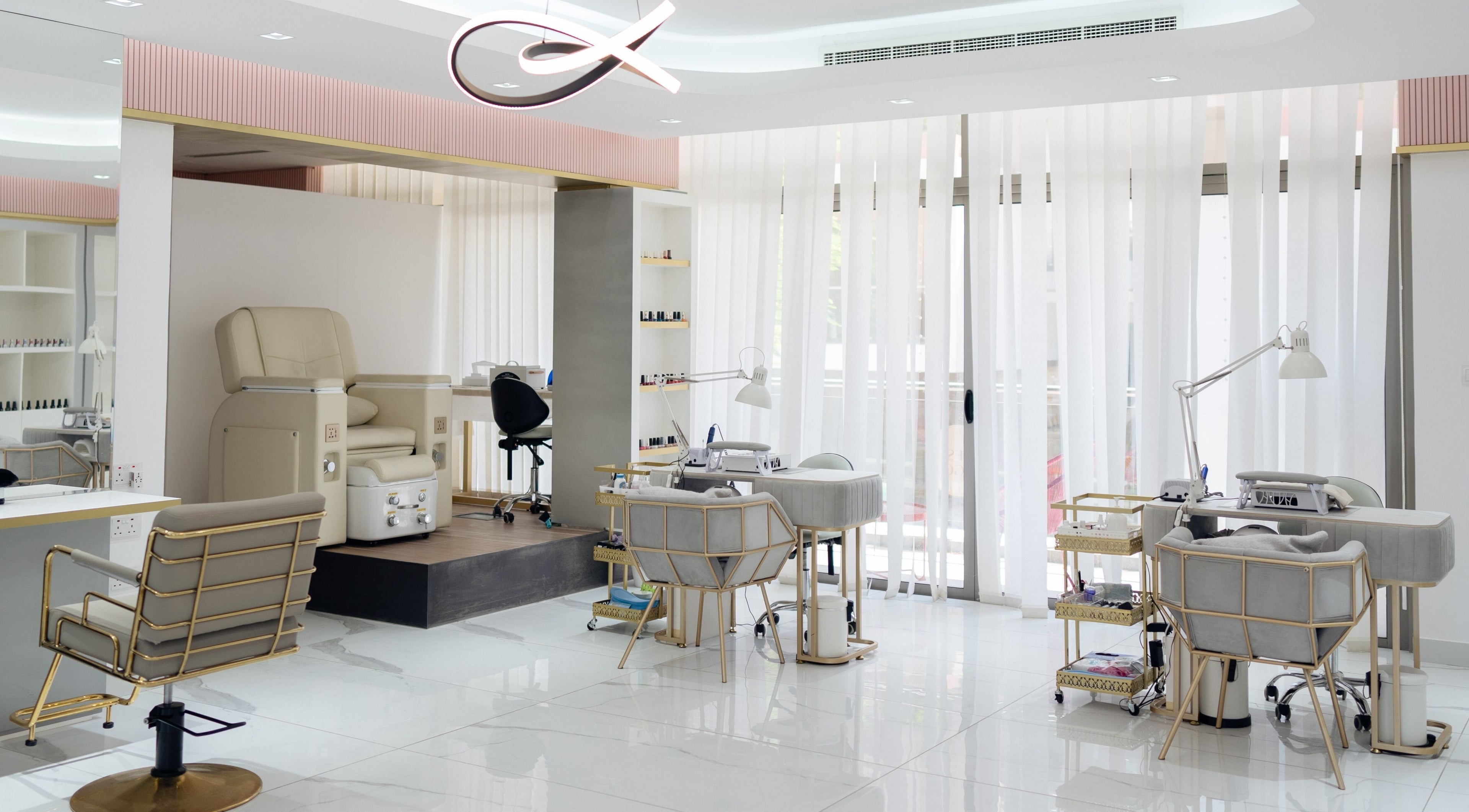 The R Beauty Salon - مراكز تجميل في الدوحة