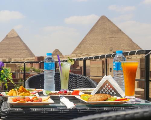 Turquoise Pyramids Gate - فنادق في الجيزة