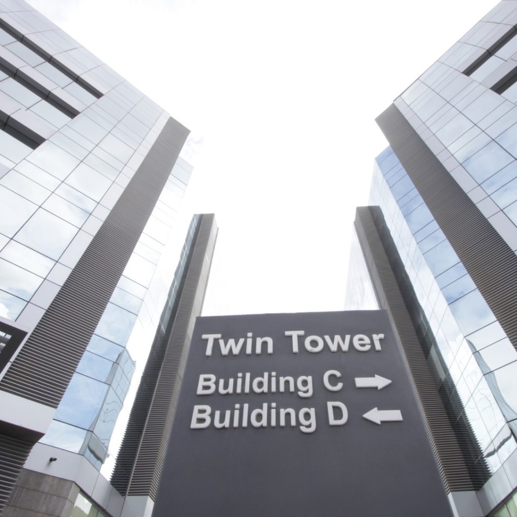 Twin Towers - مراكز طبية في الشيخ زايد