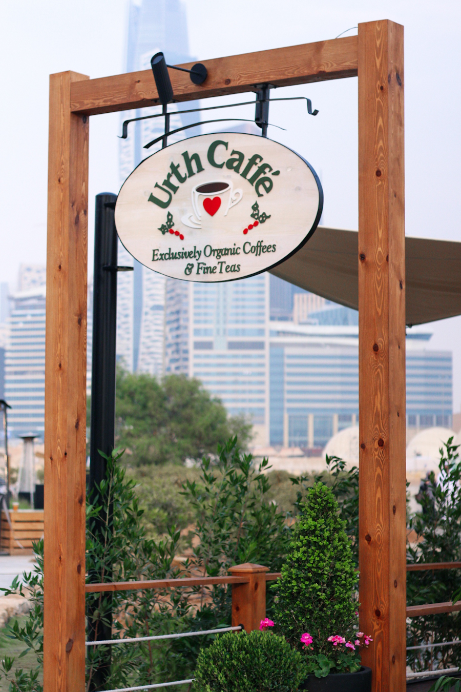 Urth Caffé — Tahlia - كافيهات في الرياض