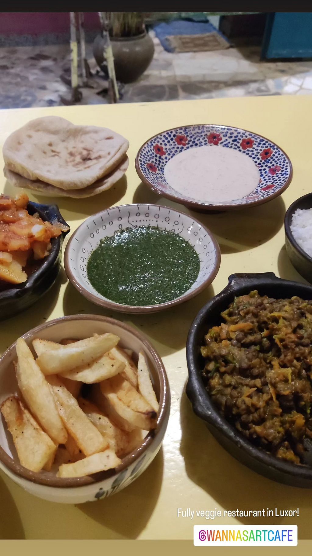 Vegetarian Restaurant/Wannas Art Cafe - كافيهات في الأقصر