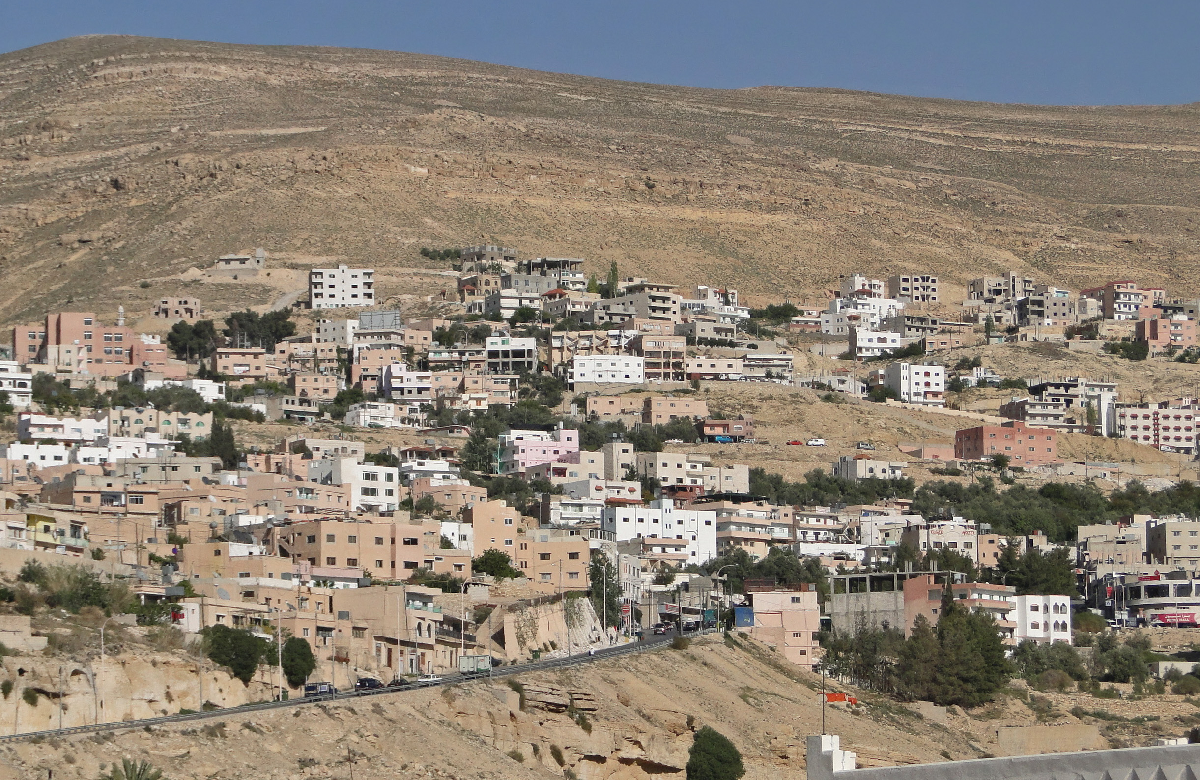 وادي موسى - خدمات سيارات في معان