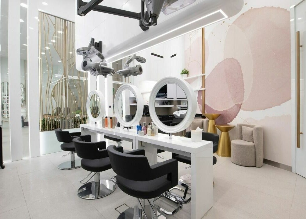 WOW Beauty Salon - Dubai Mall, LG Floor near Cinema Parking - صالونات نسائية في دبي