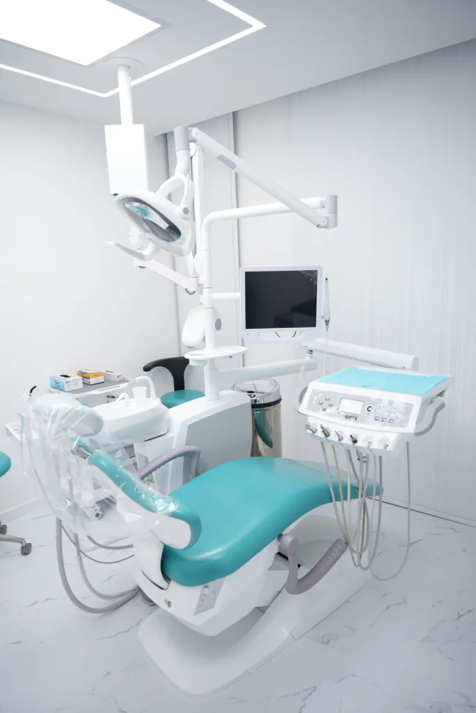 Zahrat Muscat Dental Clinic I Best Dental Clinic in Muscat I Invisalign, Implants, Cosmetic Dentistry , Orthodontics etc - عيادات أسنان في مسقط